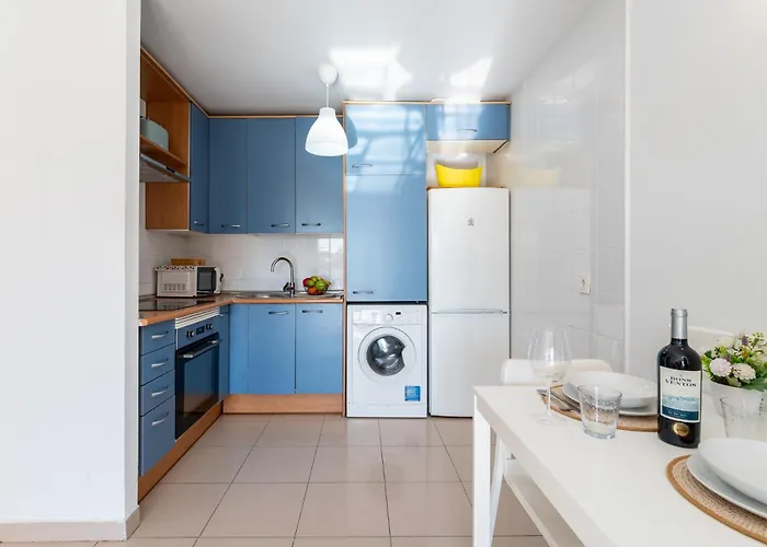 Malagasuite Sun & Terrace אסטפונה